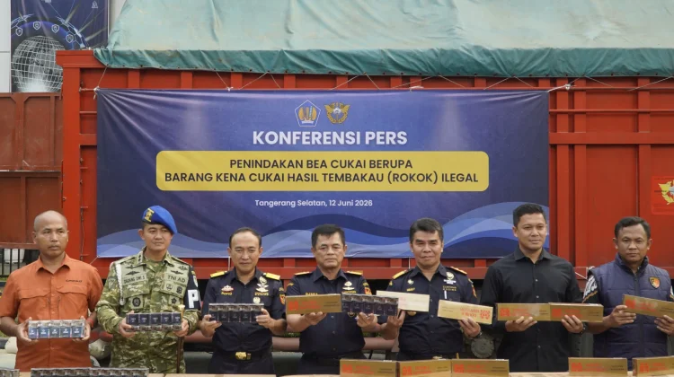 Bea Cukai Gagalkan Penyelundupan 8,2 Juta Batang Rokok Ilegal
