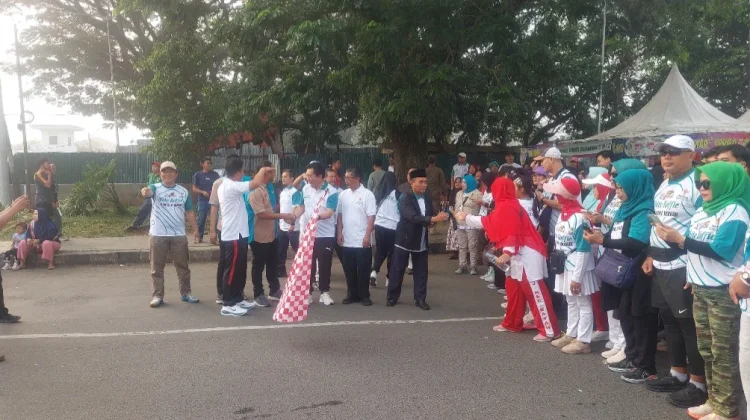 Bayar Infak Rp40 Ribu, Ribuan Warga Lebak Ikut Jalan Sehat Berkah