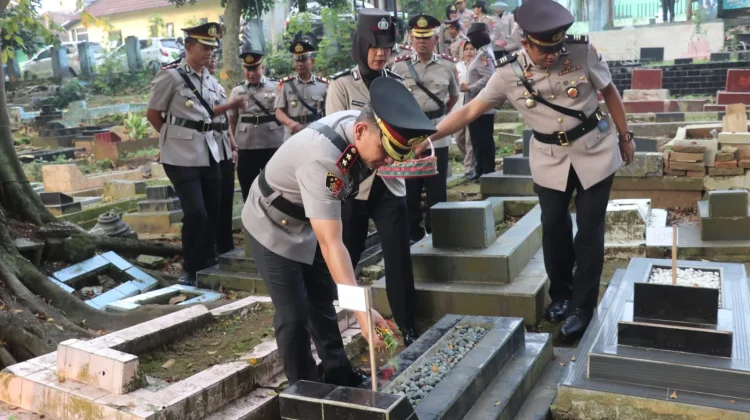Sambut Hari Bhayangkara Polres Lebak Gelar Ziarah