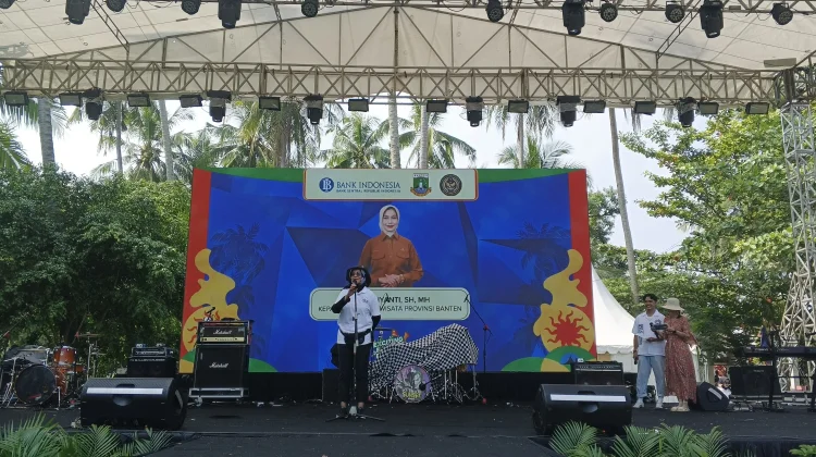 Kadispar Banten Buka Exciting Banten Festival 2026 di Pantai Cibeureum