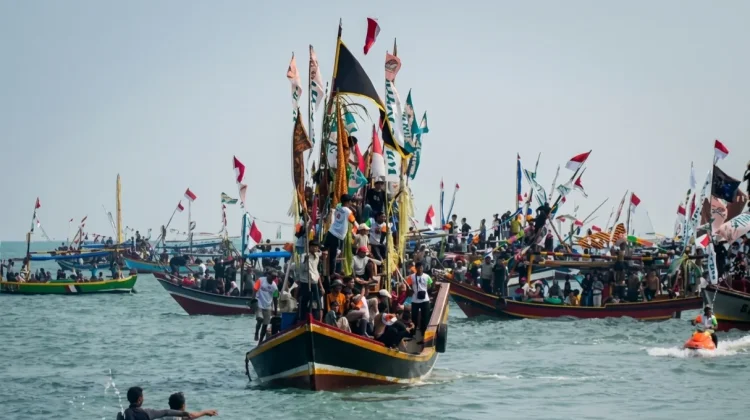 Tradisi Tasyukuran Laut Carita Kembali Digelar