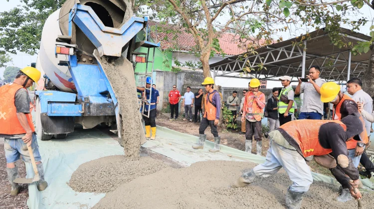 Kolaborasi CSR Dorong Pembangunan Jalan Pakupatan Bendung Sepanjang 150 Meter