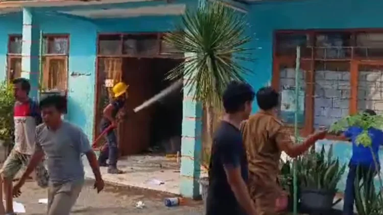Gudang Peralatan dan Arsip Dinas Pertanian Cilegon Terbakar