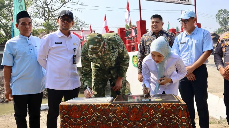 Bupati Serang Resmikan Jembatan Armco, Permudah Akses Warga Kibin