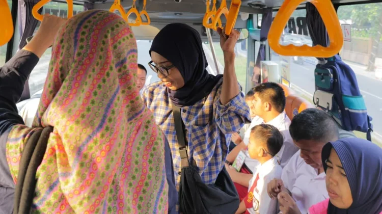Hemat Ratusan Ribu Sehari, Warga Tangsel Sambut Baik Bus Disabilitas