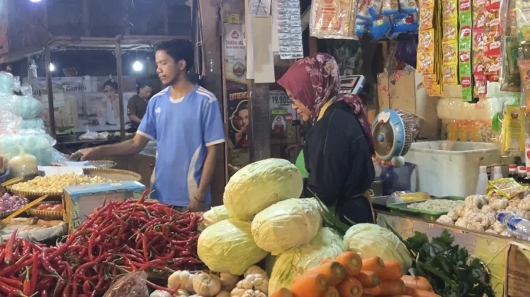 Harga Cabai dan Ayam Kembali Naik di Pasar Rau Seiring Bergulirnya Lagi MBG