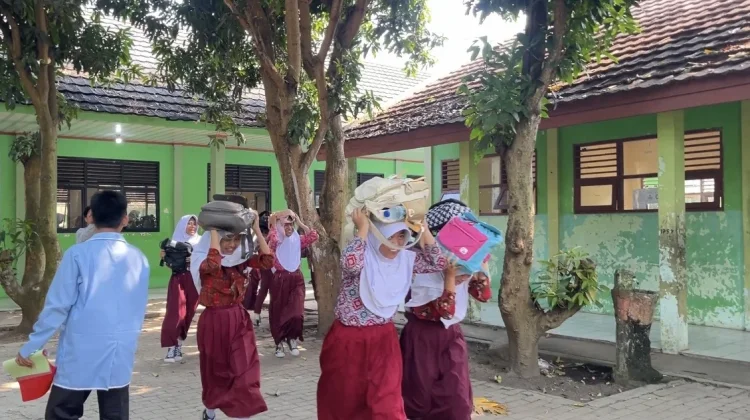 Ratusan Siswa SMPN 17 Kota Serang Ikuti Simulasi Kesiapsiagaan Bencana
