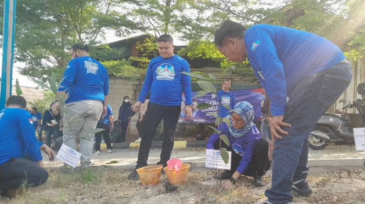 DPC Demokrat Cilegon Dukung Gerakan ASRI dengan Bersih-Bersih Lingkungan
