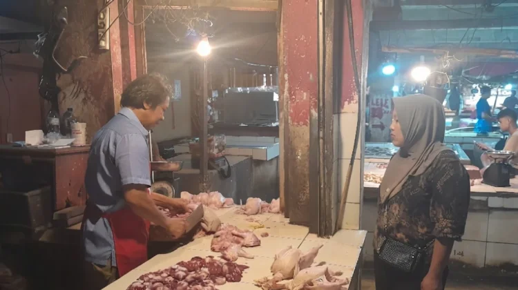 Harga Daging Ayam di Pandeglang Kembali Melonjak