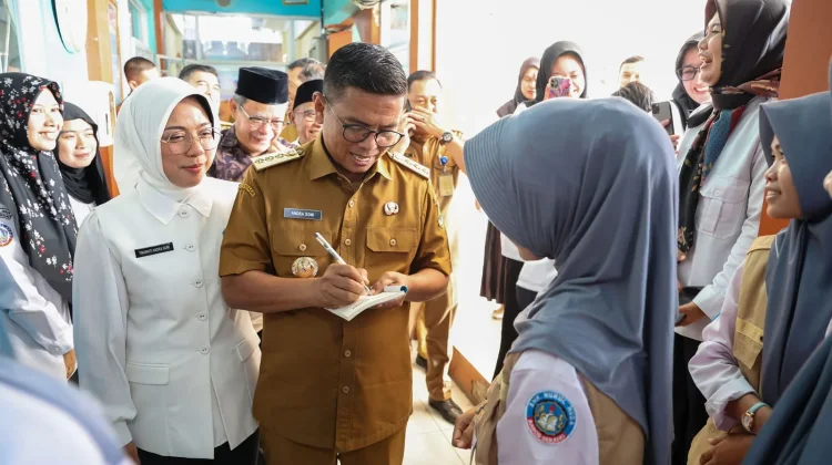 Sekolah Gratis Dibuka, Semangat Belajar Harus Dijaga