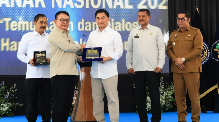 Program Sekolah Gratis Banten Disampaikan ke Kepala Staf Kepresidenan