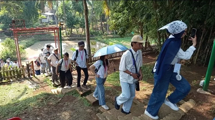 Ratusan Mahasiswa Asing Ikuti Pembelajaran Budaya di Desa Wisata Bandung
