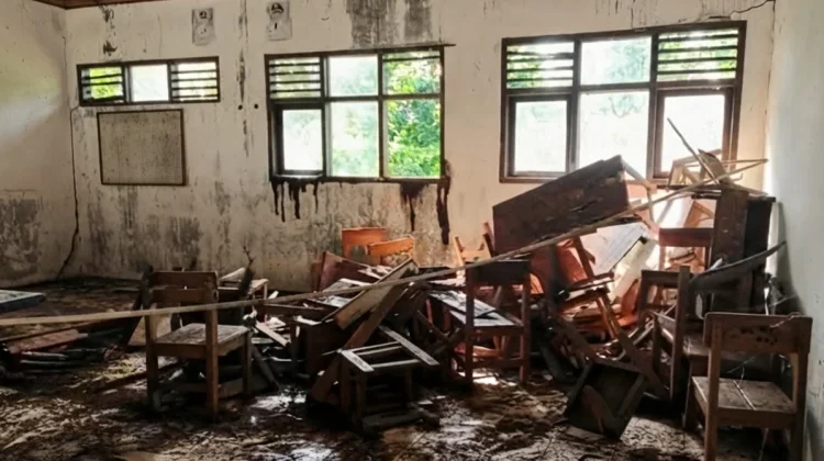 Tiga Ruang Kelas Rusak, Pembelajaran di SDN Padahayu 2 Pandeglang Terganggu
