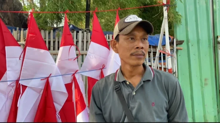 Pedagang Bendera di Serang Andalkan Puncak Penjualan pada Awal Agustus