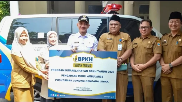 BPKH Serahkan Ambulans untuk Puskesmas Gunungkencana