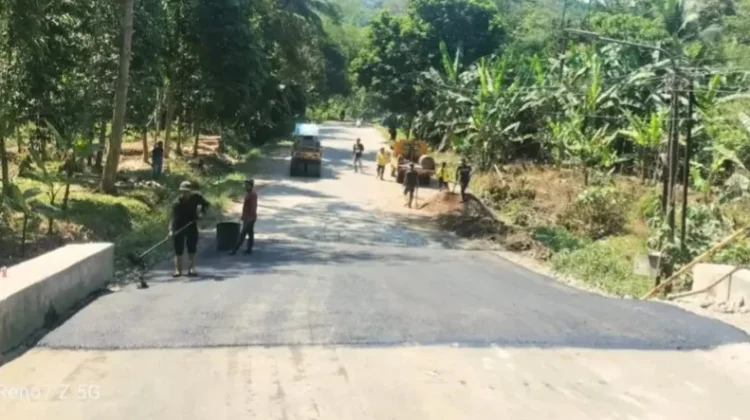 DPUPR Lebak Tangani Jalan Rawan Kecelakaan di Cikulur