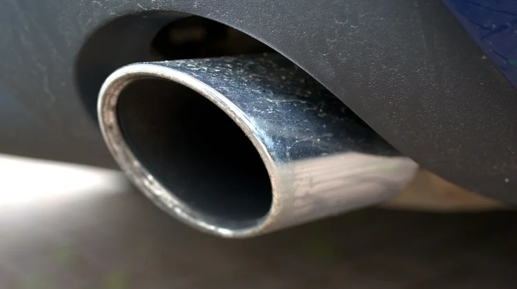 Knalpot Mobil Keluarkan Air saat Mesin Dinyalakan, Tanda Kondisi Normal