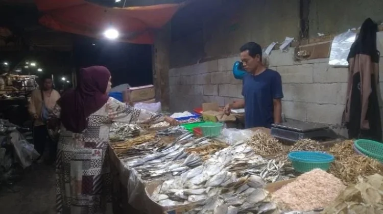 Pedagang Pasar Rau Keluhkan Sepinya Pembeli usai Direlokasi