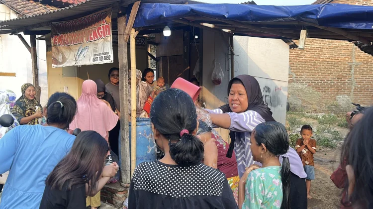 Warga Karundang Tengah Pertahankan Tradisi Tolak Bala Setiap Rebo Wekasan