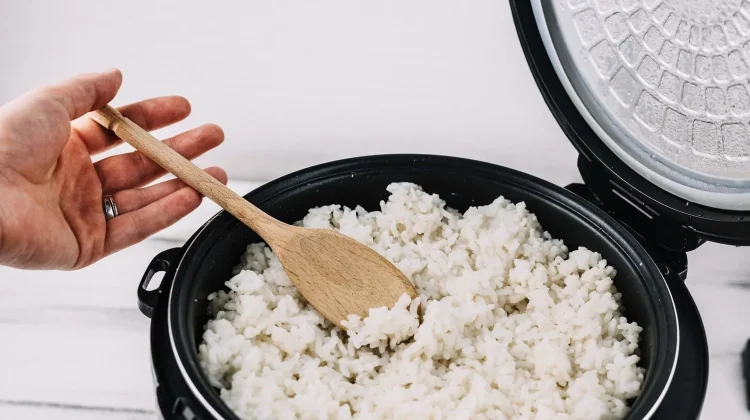 Cara Merawat Rice Cooker Agar Lebih Tahan Lama