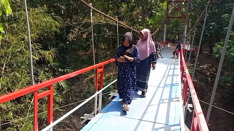 Warga Desa Tegal Pandeglang Miliki Jembatan Presisi Merah Putih