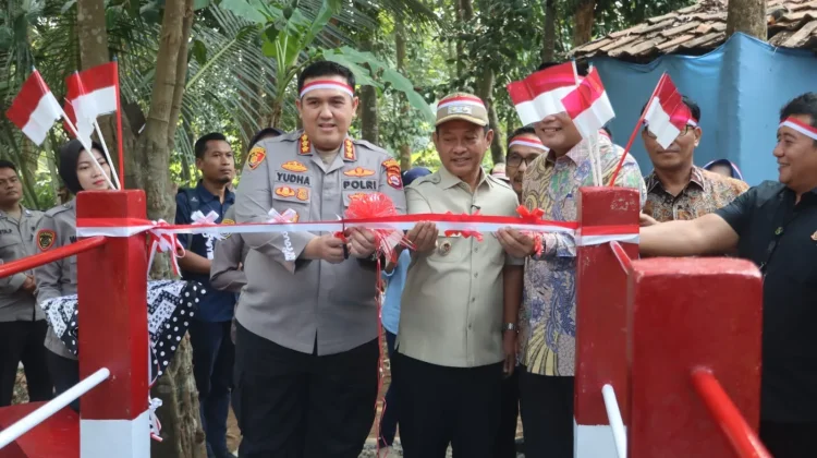 Jembatan Presisi Polresta Serang Kota Hubungkan Dua Desa di Pabuaran