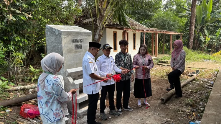 Jurus Rocket Stove Mahasiswa UNIBA Atasi Sampah di Desa Tanjungsari