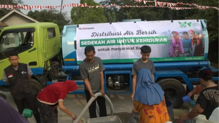 Dompet Dhuafa Salurkan Air Bersih ke Daerah Terdampak Kemarau