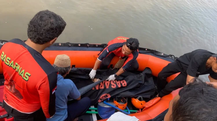 Wisatawan Tenggelam di Pantai Carita Ditemukan Meninggal Dunia