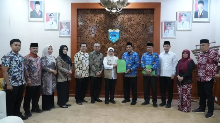 Bupati Dewi Lepas Dua ASN Pandeglang ke MTQ VIII KORPRI Nasional