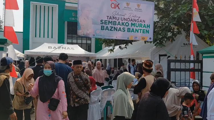 Warga Pandeglang Antusias Berburu Sembako Murah di Baznas