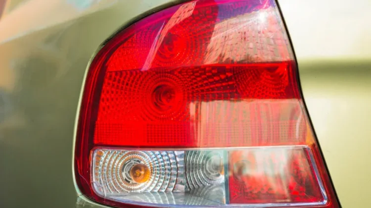 Jangan Asal Modifikasi, Stoplamp Putih Bisa Membahayakan Pengendara Lain
