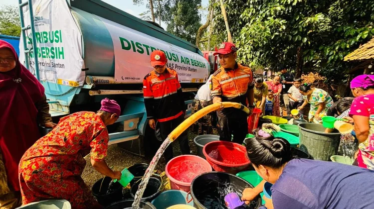 Baznas Banten Salurkan 90 Ribu Liter Air Bersih