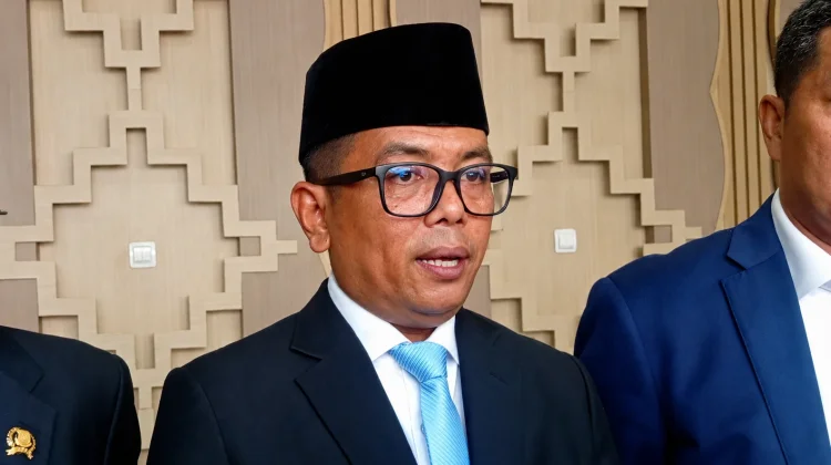 Gubernur Andra Soni Imbau Warga Waspadai Sebaran Abu