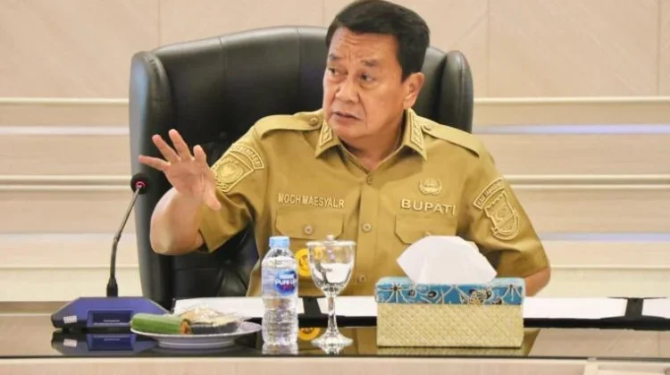 Abu Vulkanik Krakatau Guyur Tangerang, Bupati: Tetap Tenang dan Waspada