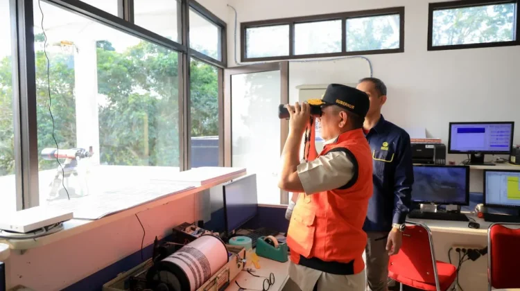 Pantau Anak Krakatau, Gubernur Andra Prioritaskan Keselamatan Masyarakat