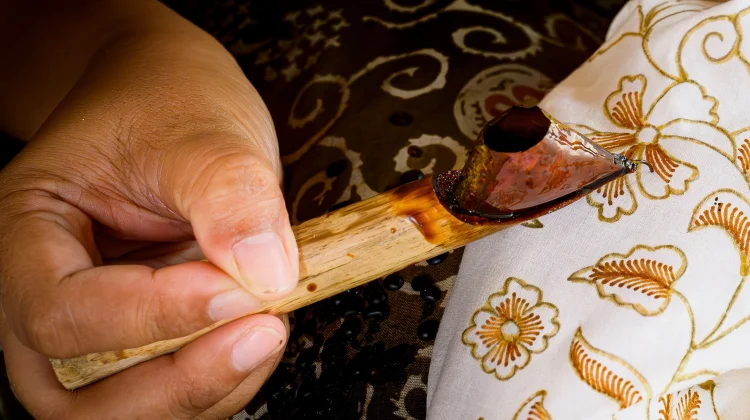 Chanting Pradana Berdayakan Warga Lewat Usaha Batik