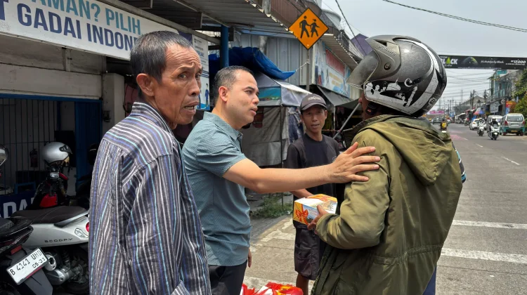 Dede Rohana berbagi Makan Siang Gratis dan Doakan Keselamatan Jurnalis yang Hilan