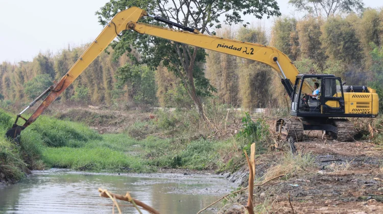 Hadapi Musim Hujan, Pemkot Serang Keruk Kali Parung Sepanjang 1 Km