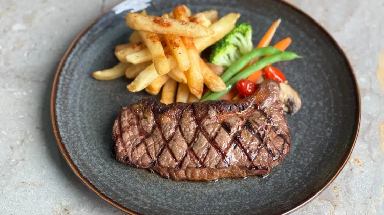 New York Steak Aston Serang Tembus 7.879 Porsi