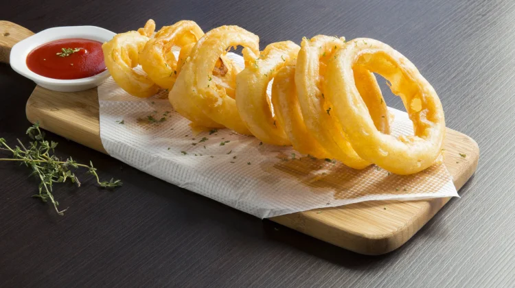 Cara Buat Onion Ring yang Renyah di Rumah