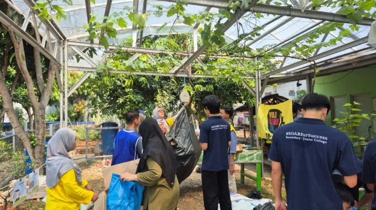 World Clean Up Banten Kumpulkan 59 Kilogram Sampah untuk Didaur Ulang