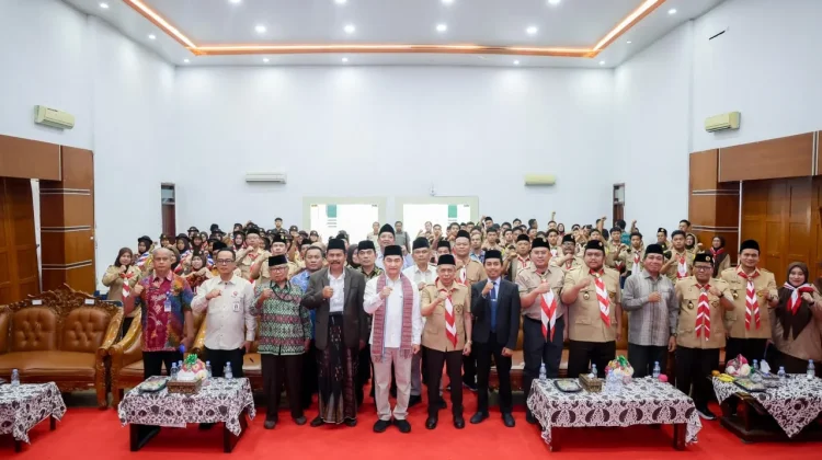 Wagub Dimyati Lepas Kontingen Pramuka Santri ke Malang Jawa Timur