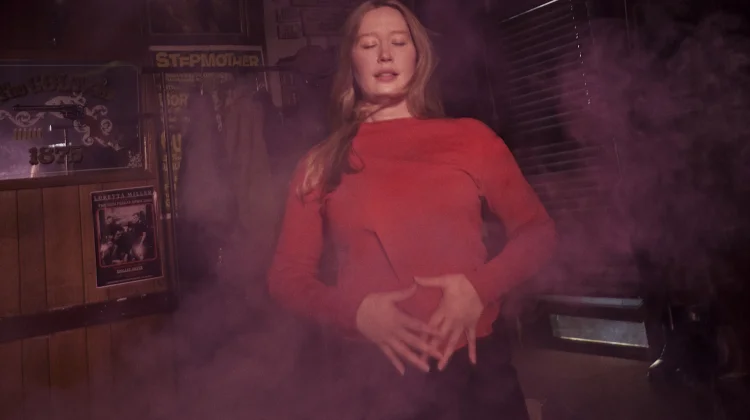 Julia Jacklin Rilis The Gem, Temukan Makna Kebebasan