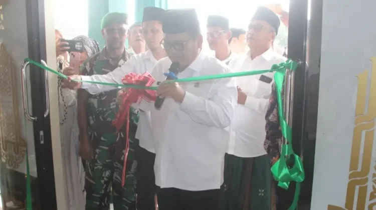 Wabup Amir Hamzah Resmikan Mushola Al-Mukhlisin Bolang