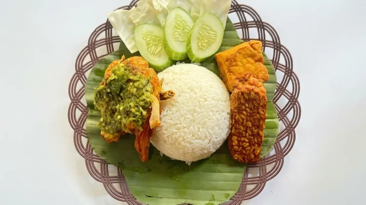 Teknik Ungkep Satu Jam Jaga Ayam Royo Tetap Juicy