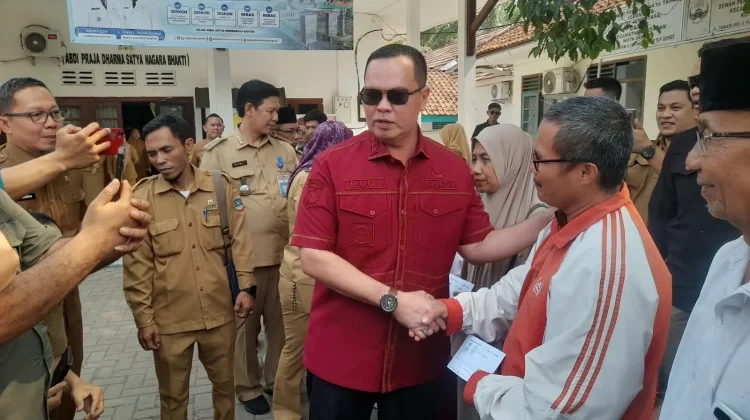 Bantuan Gubernur Banten Menyasar Pesantren hingga Pelajar di Kota Serang