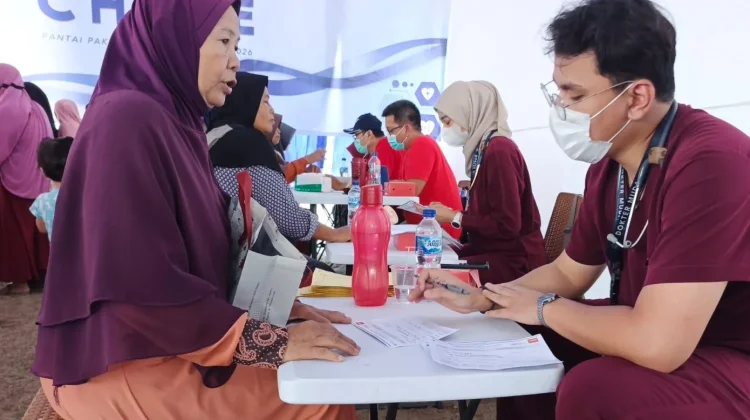 Chandra Asri Gelar Bakti Sosial Kesehatan Bagi Warga Sekitar Pabrik