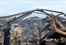 Puluhan Kios Pasar Baru Labuan Ludes Terbakar