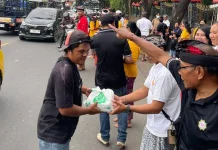Umat Hindu Serang Cilegon Bagikan Ratusan Paket Takjil